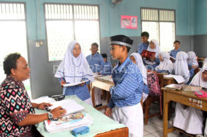 Tunjangan Guru Tetap Dibayarkan
