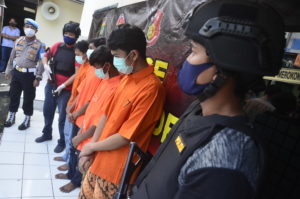 Diduga Hendak Tawuran, ABG Bawa Sajam Dicokok Polisi