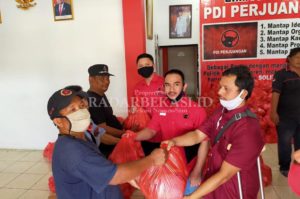 PDIP Bagikan Ribuan Paket Sembako