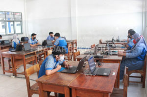 Fasilitasi Siswa Terkendala Perangkat dan Kuota Internet