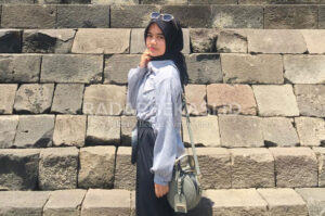 Bermain Biola di Rumah