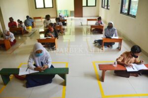 Numpang Wifi di Kantor Kelurahan