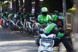Ojol Kembali Angkut Penumpang