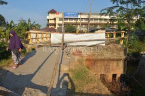 Longsor, Jembatan Penghubung Tiga Desa Ditutup