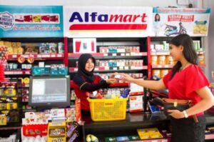 Toko Modern Menjamur, Pedagang Tradisional Terjepit