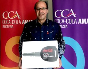 Coca-Cola Serahkan Satu Unit Ambulans Kepada PMI