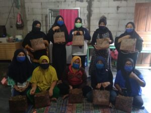 Dosen UNJ Latih PKK RW 010