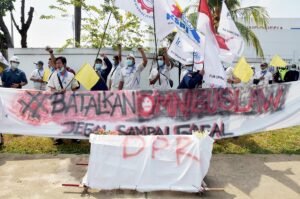 Buruh Melawan