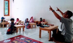 Mengunjungi Rumah Tahfidz Cahaya Quran Tempat Mengaji dari Balita hingga Lansia