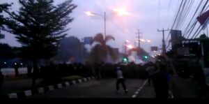 Jelang Magrib, Suasana Memanas di Perempatan Unisma