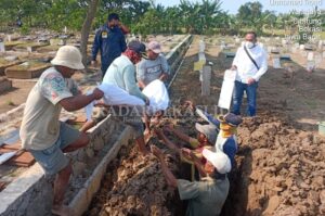 Pemakaman Jenazah Pemulung Tanpa Prokes