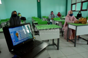 Seluruh Desa Harus Punya Akses Internet Gratis