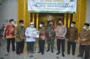 Bupati Bantu 500 Guru TPQ, TPA, dan Madrasah
