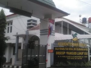 Balai Rehabilitasi Sosial Tutup Mulut Soal Tunawisma Kiriman Risma