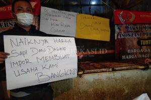 Pedagang Bakso Ikut Mogok