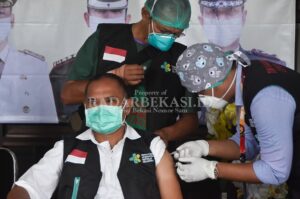 Penerimaan Vaksin Tahap Pertama