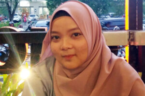 Bantu Anak-anak Belajar