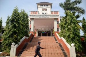 Sepuluh Dewan Terpapar Covid-19