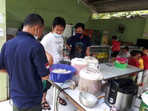 Thariq Bin Ziyad Boarding School Buka Dapur Umum