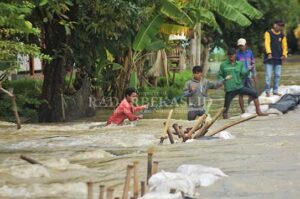 Warga Kampung Gobah Terisolir