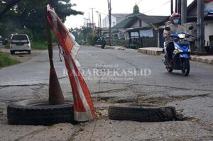 Infrastruktur Jalan Inspeksi Kalimalang Tak Diperhatikan