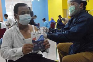 Kadinkes Tak Punya Data Anggota DPRD yang Sudah Divaksin