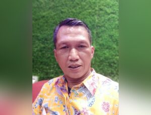 Beringin Kota Terbelah, Kader Saling Kritik