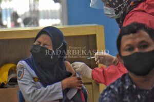 Ratusan Orang Tidak Hadir Saat Vaksinasi