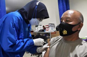 Sehari 150 Personel Divaksin