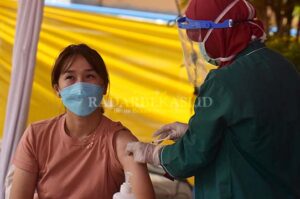 Takut Disuntik, Pedagang Ogah Divaksin