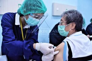 Giliran Calhaj Lansia Divaksin