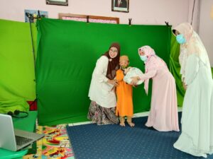 Ajarkan Siswa Berbagi