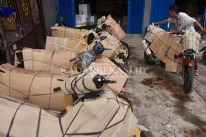 Omset Pengiriman Barang Anjlok