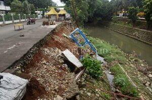 Perbaikan Turap Wiskul Mandek