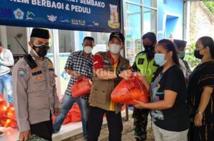 Warga Kranggan Terima Bantuan Sembako