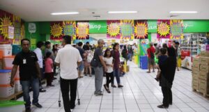 Akhir Juli Giant Tutup, Fokus IKEA