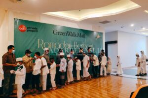 Green Walk Mall Helat Santunan