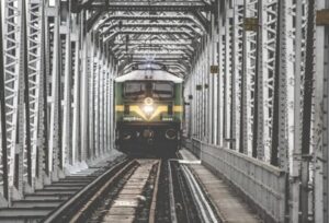 Jembatan Rel Kereta Roboh, 23 Orang Tewas