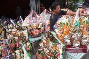 Pandemi, Penjualan Parcel Anjlok