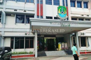 Pengecatan Gedung DPRD Mangkrak