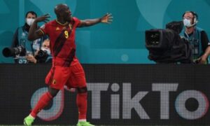 Belgia Bahagia, Taklukkan Rusia 3-0