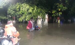 Banjir Rawalumbu, Warga Minta Saluran Pembuangan Dikeruk
