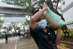 Bansos Beras Dilaporkan ke Kejari