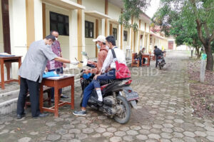 Penyerahan Berkas Pendaftaran Lantatur