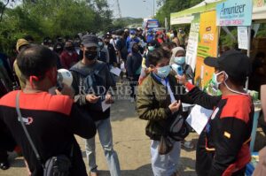 Vaksinasi 1.500 Pekerja Industri Timbulkan Kerumunan