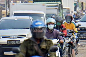 Pelebaran Jalan Serang-Cibarusah Kembali Molor
