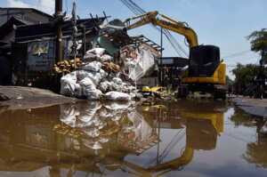 80 Bangunan Liar Dibongkar