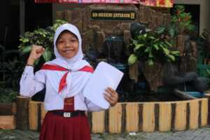 Tekuni Belajar Membaca dan Menulis Puisi