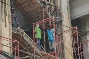 Proyek Gedung DPRD Abaikan K3