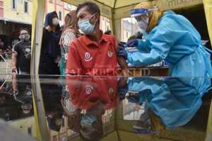 Ratusan Pedagang Pasar Divaksinasi